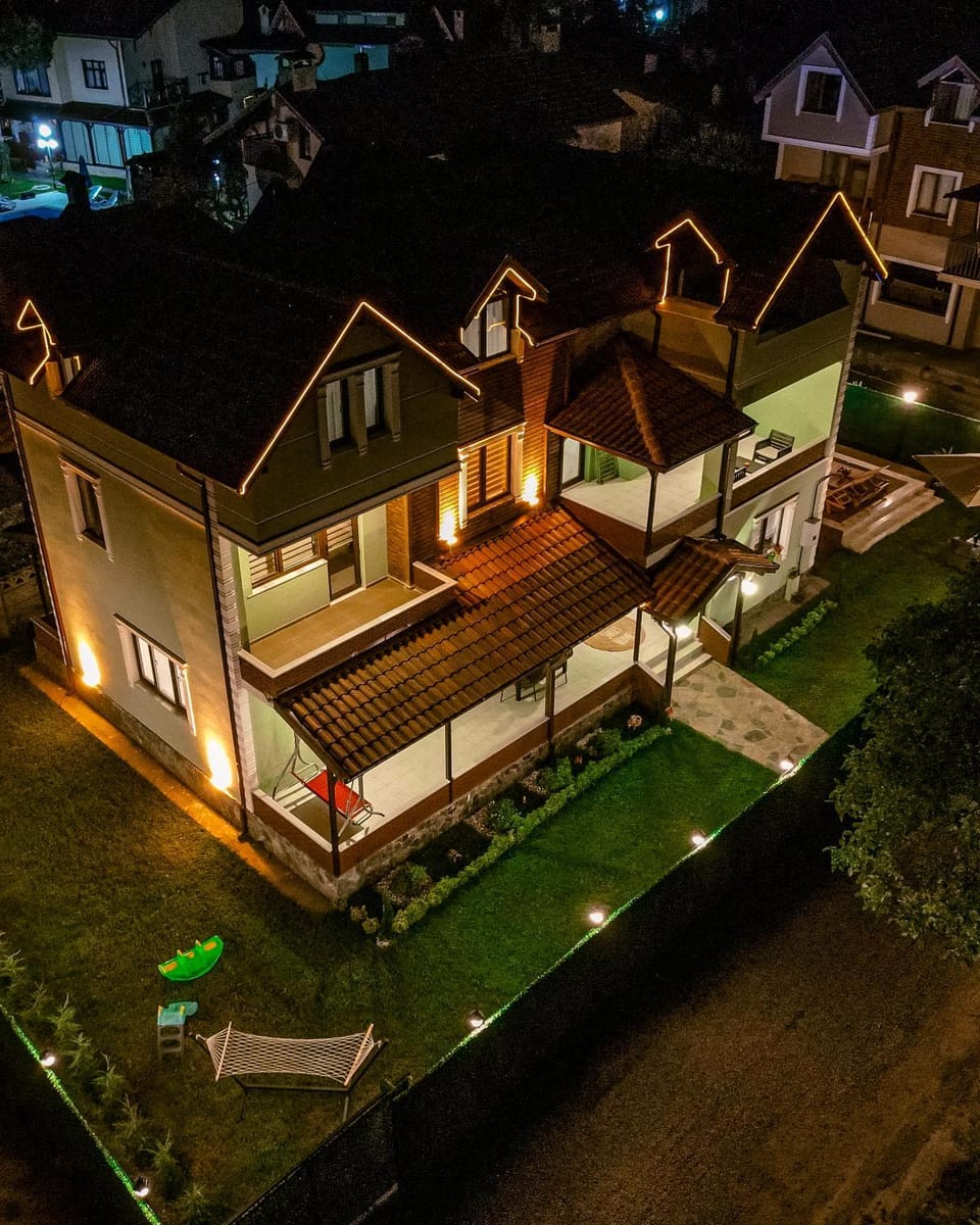 Property building, Bird's eye view