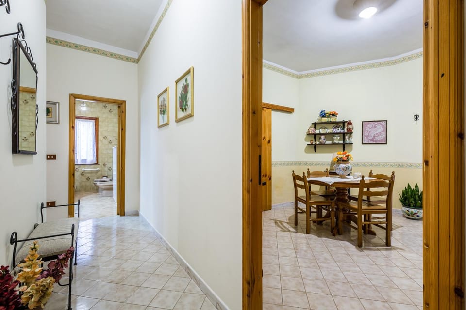 Yellow-house 100 meters from the sandy beach House in Avola