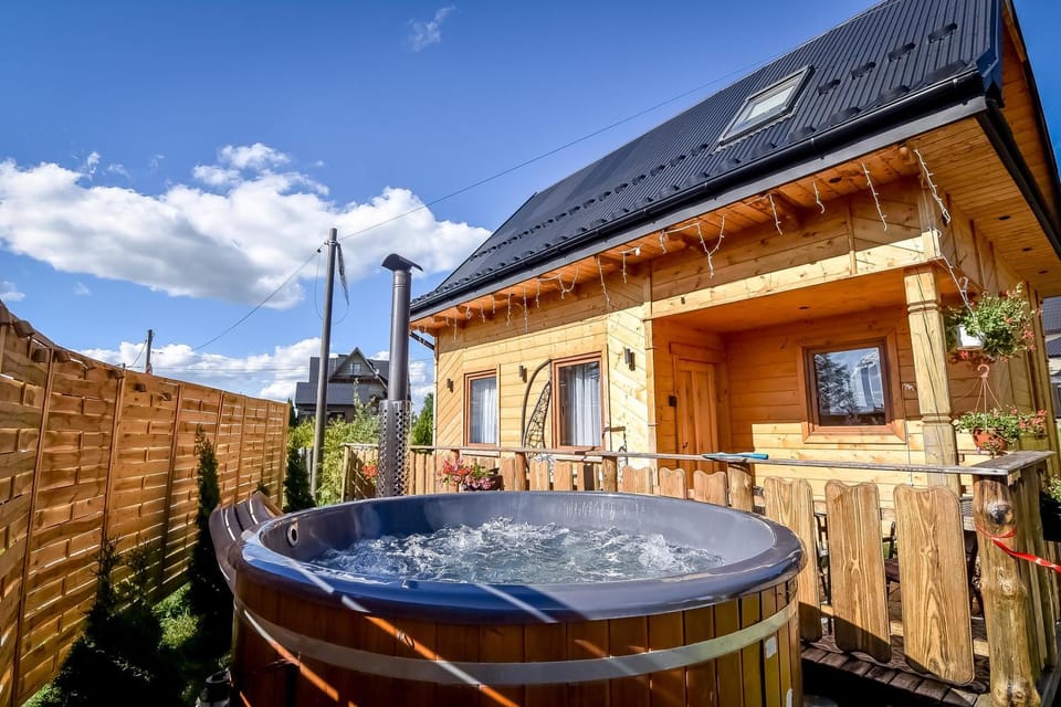 Property building, Hot Tub