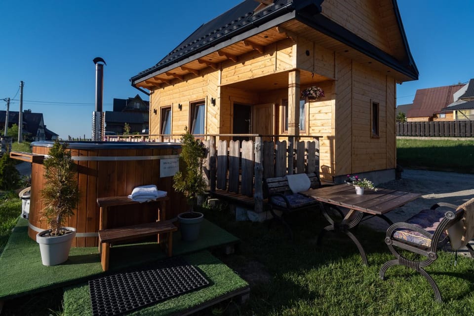Property building, Day, Garden, View (from property/room), Balcony/Terrace, Garden view