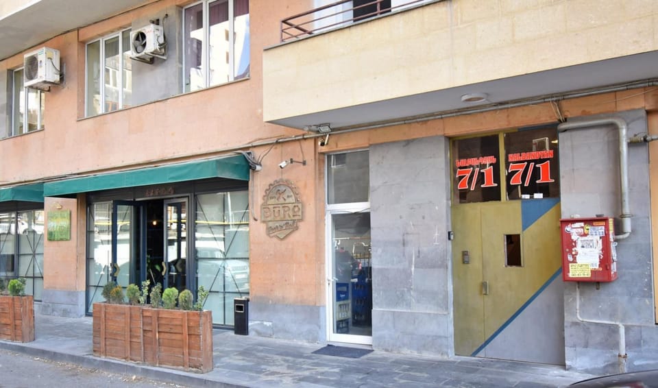 Property building, Facade/entrance