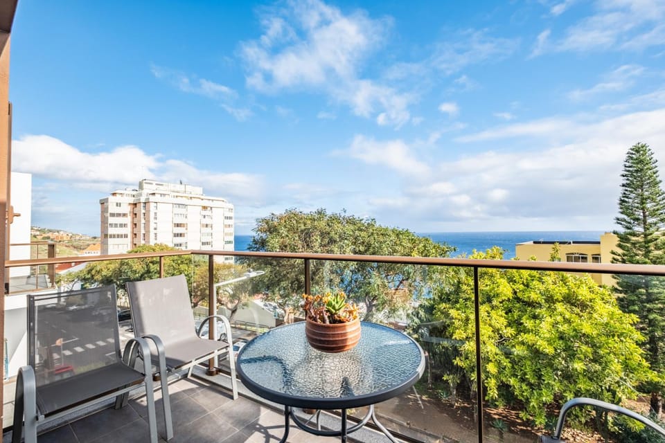 View (from property/room), Balcony/Terrace, Sea view