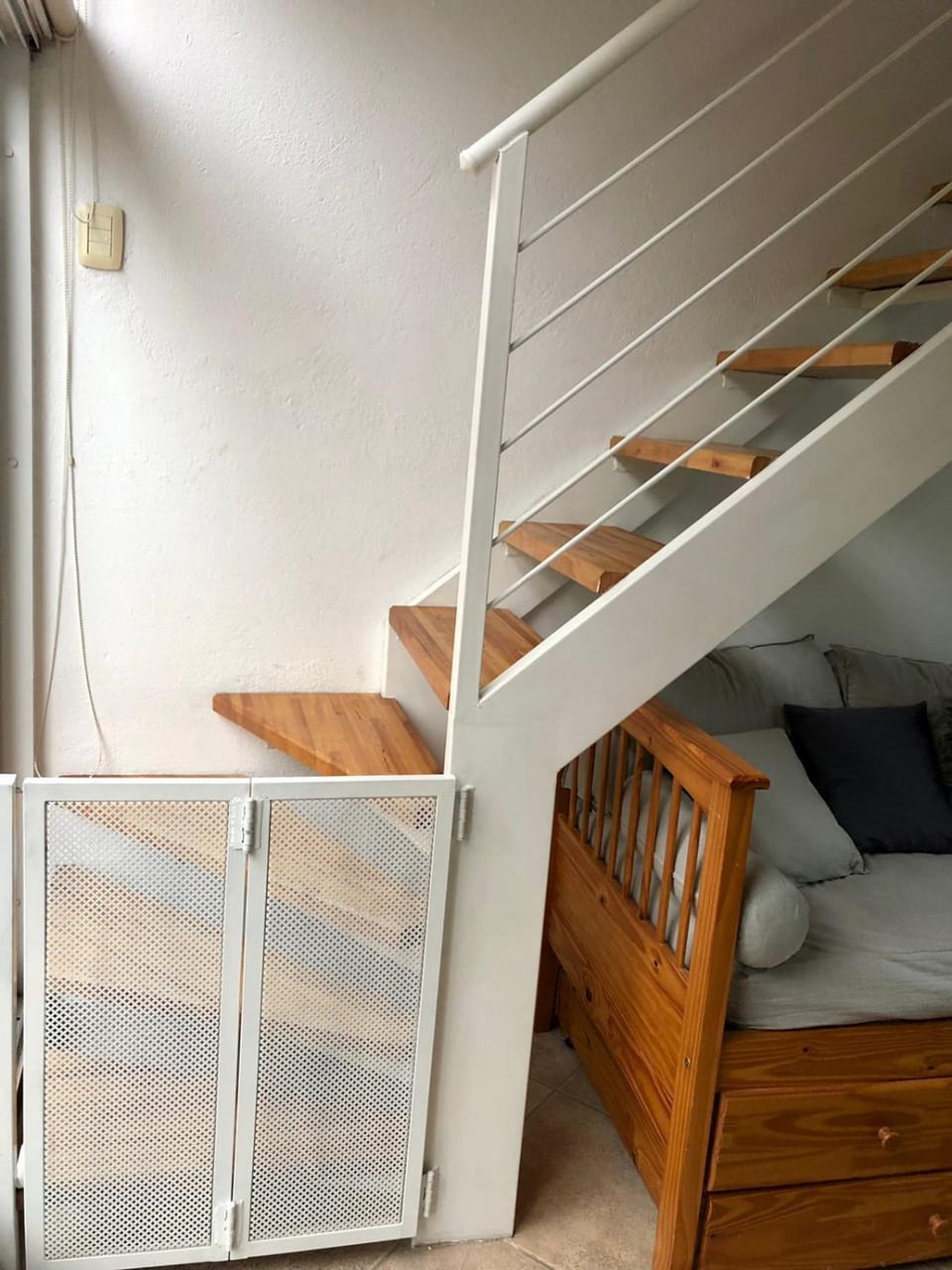 Bed, Photo of the whole room, bunk bed
