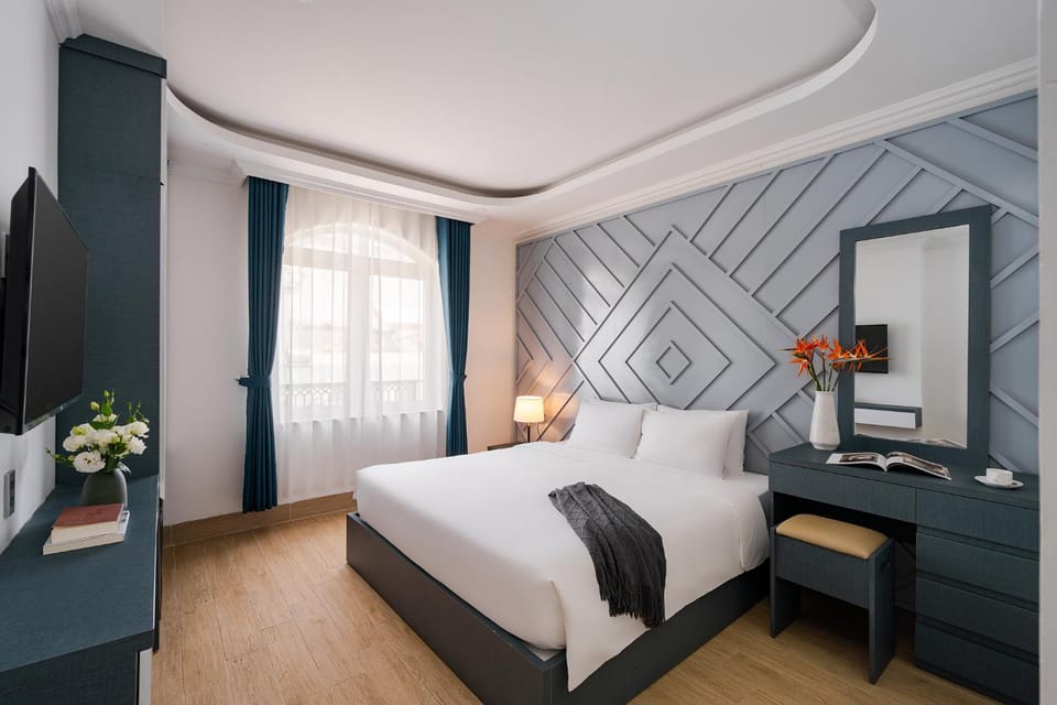 Bed, View (from property/room), Photo of the whole room