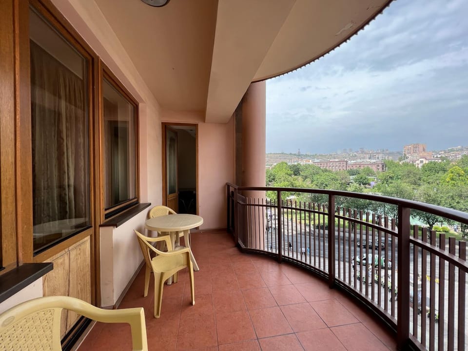 Northern Avenue, 2 bedrooms Luxury, Unique apartment HH656 Apartment in Yerevan