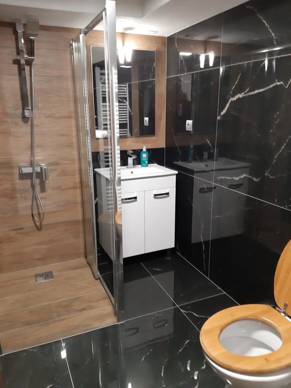 Bathroom, heating