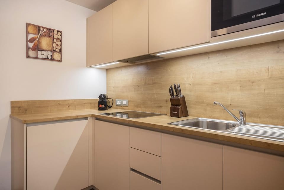 Kitchen or kitchenette, Living room