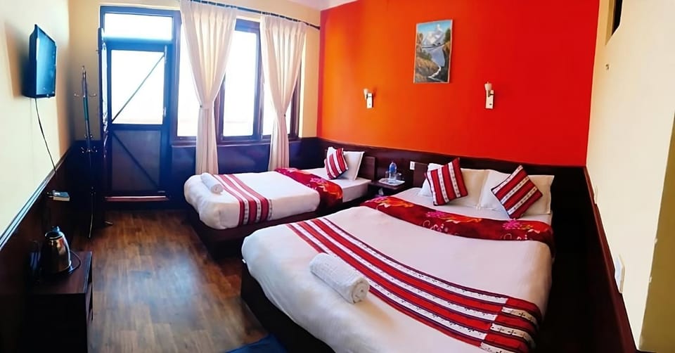 Bed, TV and multimedia, Living room, Photo of the whole room, Bedroom