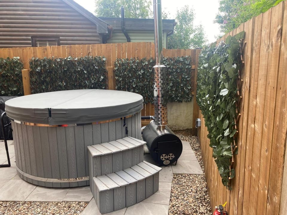 Blairgowrie Luxury 3 Bed Lodge with Hot Tub House in Scotland