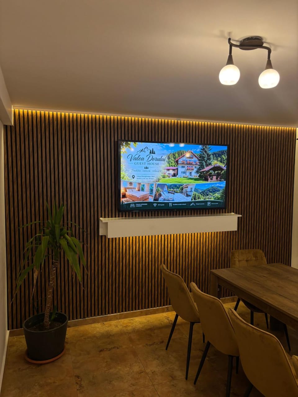 Communal lounge/ TV room, TV and multimedia, Living room, Evening entertainment
