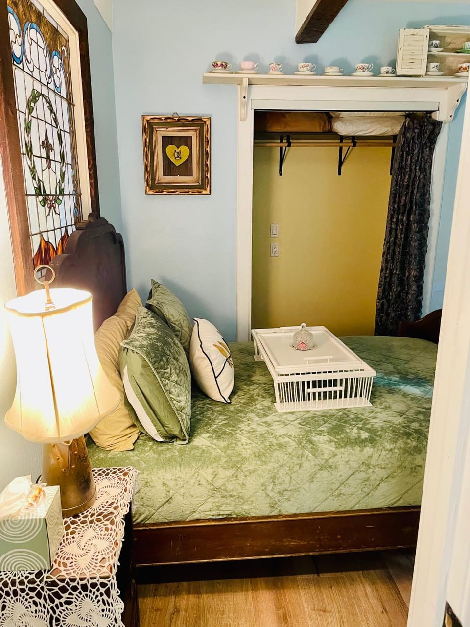 Flume's End Bed and Breakfast in Nevada City