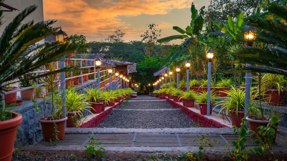 Facade/entrance, Natural landscape, Garden