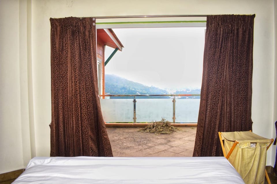 Balcony/Terrace, Mountain view