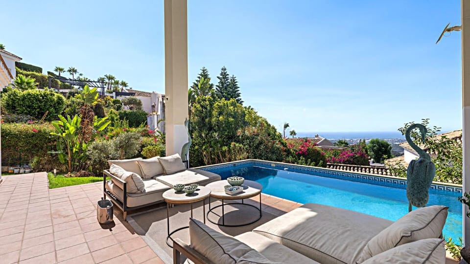 Sea view, Swimming pool