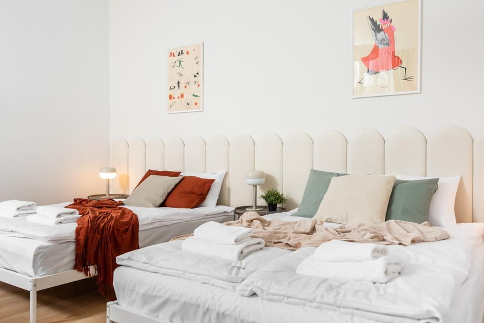 Bed, Photo of the whole room, Decorative detail, Bedroom, towels