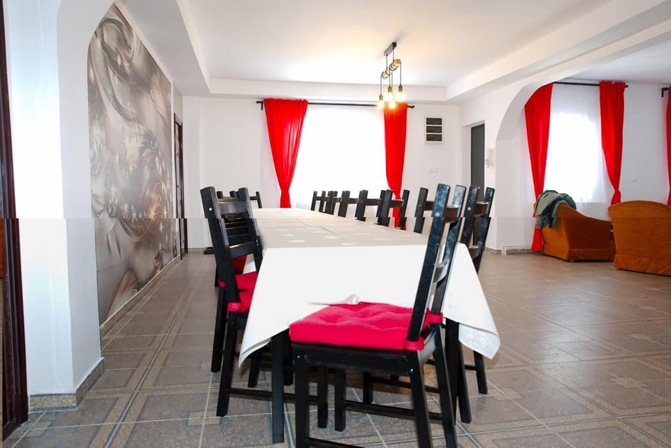 Pensiunea Royal Bed and Breakfast in Romania