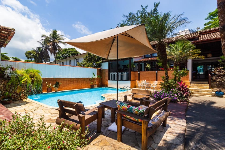 Day, Swimming pool