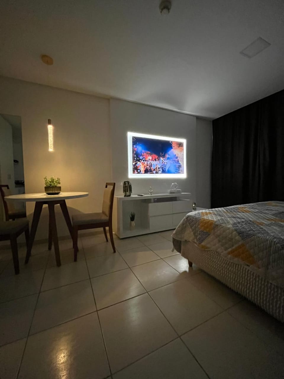 Suíte luxo com tela de cinema no América Towers Studio Residence Apartment hotel in Salvador