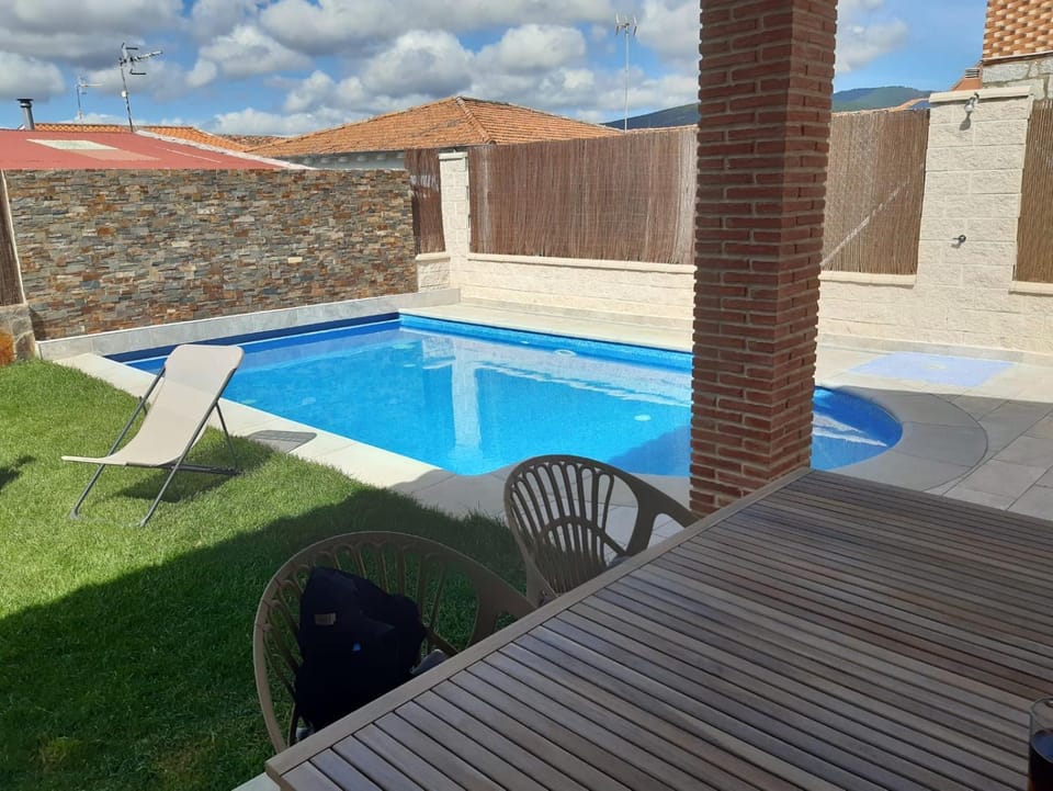Acogedora casa rural con piscina particular Barlow TR-CC-00426 House in Valle del Jerte