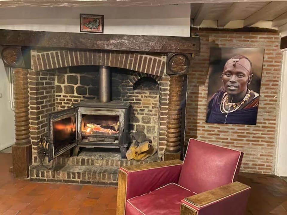 Communal lounge/ TV room, Living room, flat iron