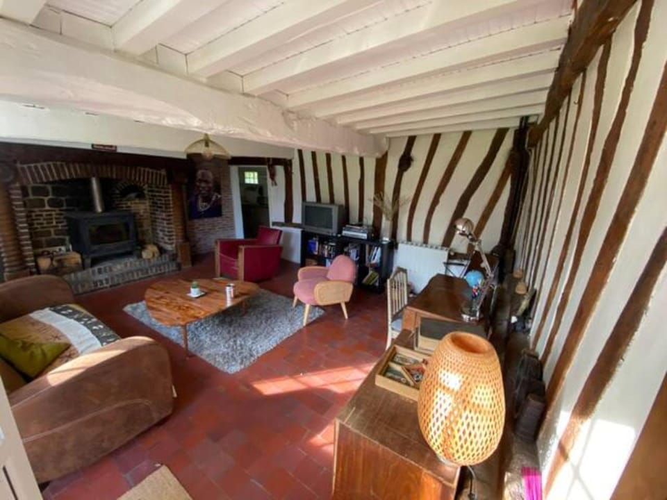 Living room, Seating area, Dining area, flat iron