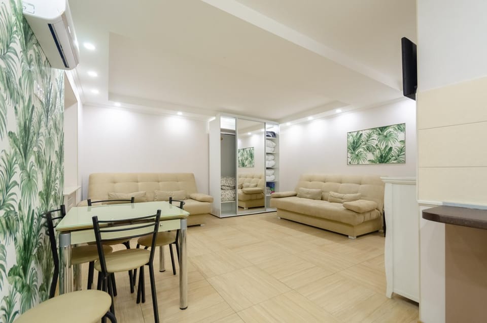 TV and multimedia, Living room, Seating area, Dining area, wardrobe, air conditioner