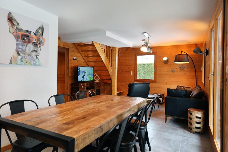 Living room, Dining area
