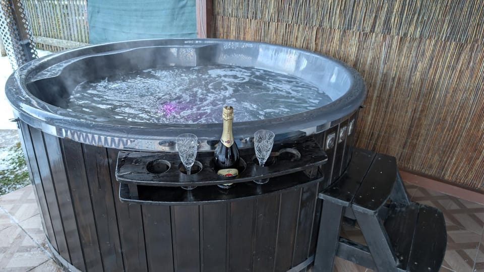 Natural landscape, BBQ facilities, Hot Tub