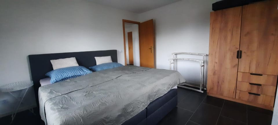 Bed, Bedroom, wardrobe