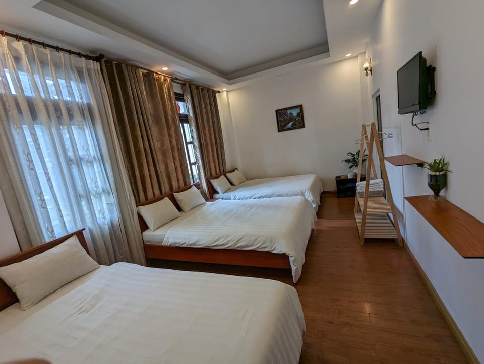 Bed, TV and multimedia, Photo of the whole room