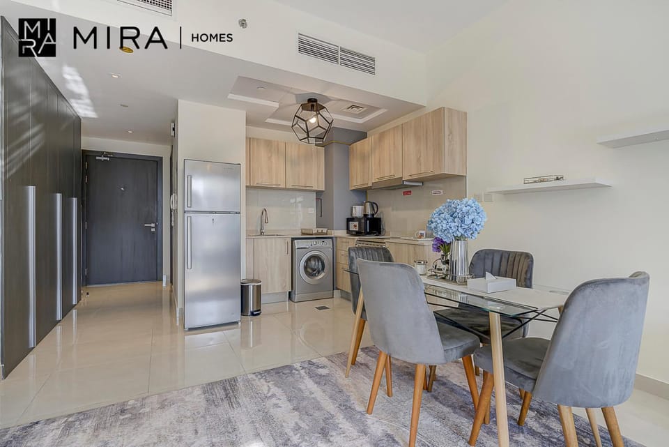 Dining area, kitchen