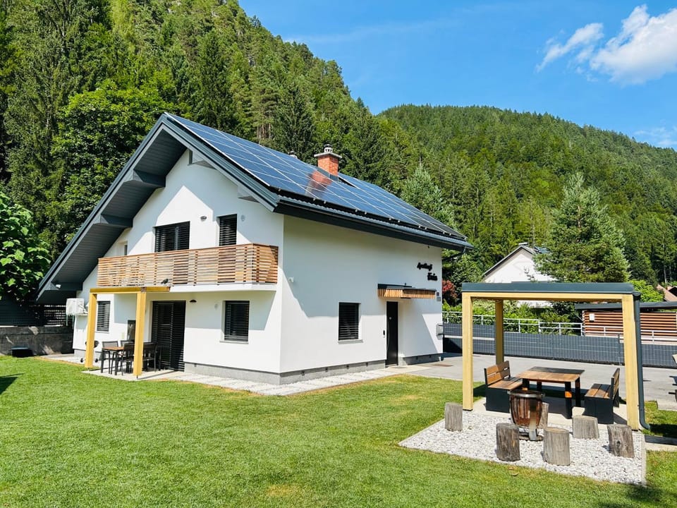 Property building, Day, Natural landscape, Garden