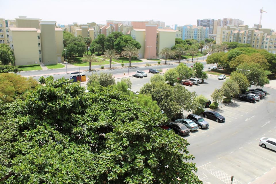Property building, Day, Neighbourhood, Bird's eye view, City view, Street view, Parking