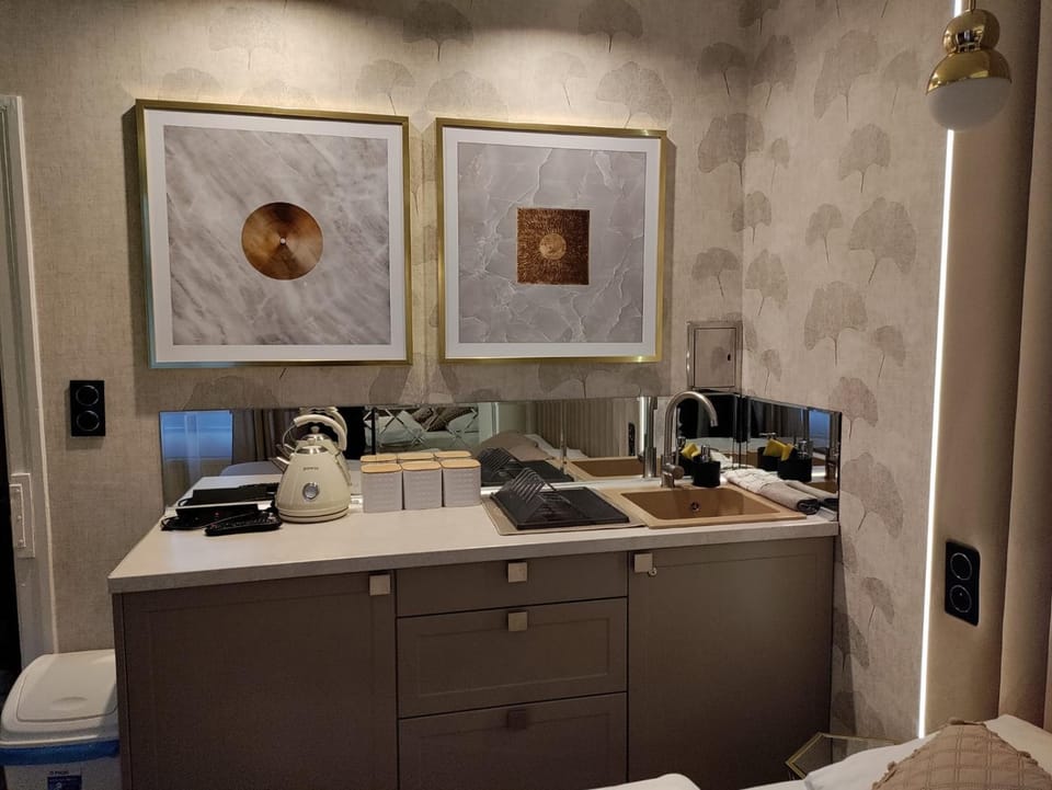 Coffee/tea facilities, Kitchen or kitchenette