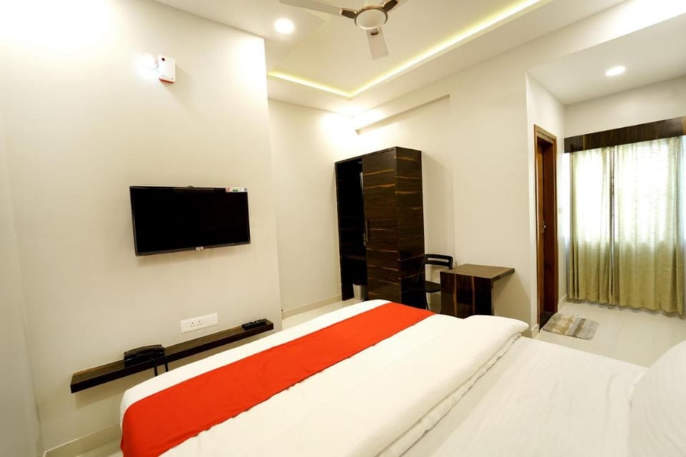 SS CROWN inn Hotel in Bengaluru