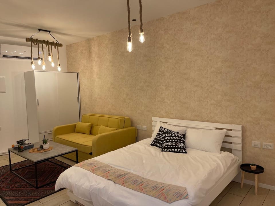 Bed, Photo of the whole room, Seating area, Bedroom