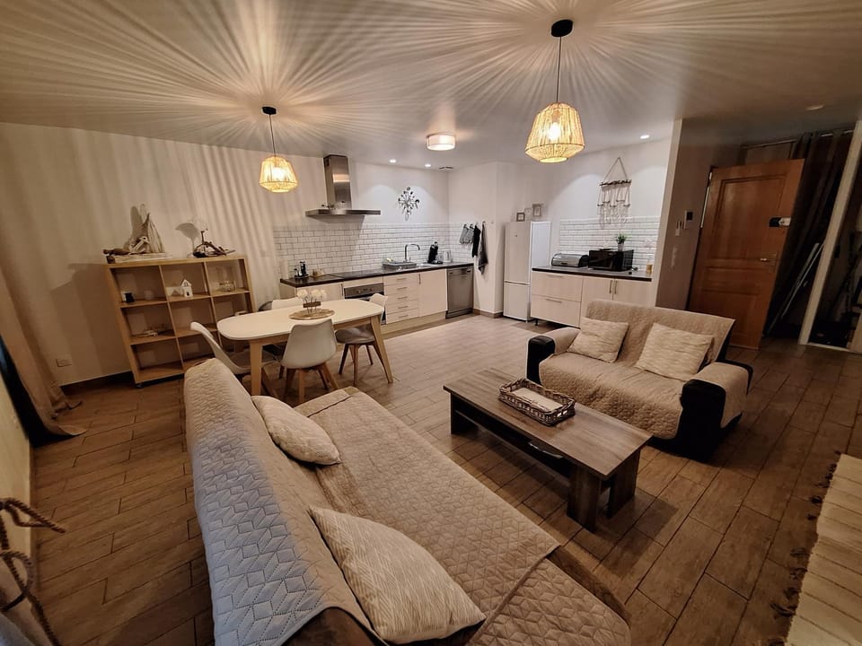 Charmant Appartement paisible à 5 mn en voiture de la plage Apartment in Canet-en-Roussillon