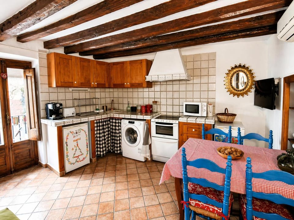 THE BLUE HOUSE OF THE COSTA BRAVA Arlet s corner Apartment in Alt Empordà