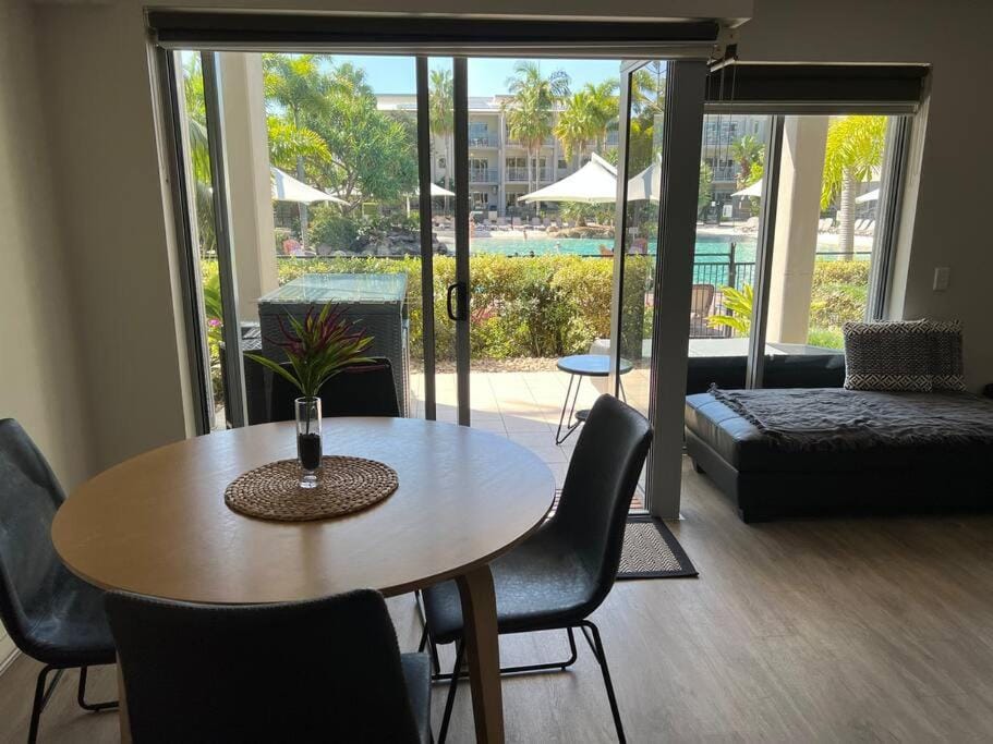 Dining area, Garden view