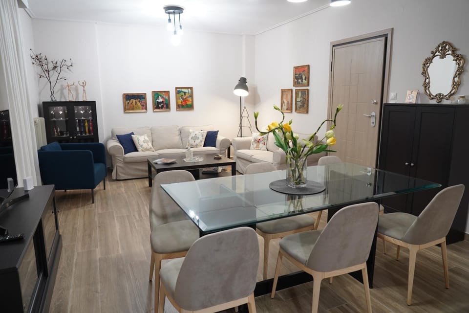 Living room, Dining area