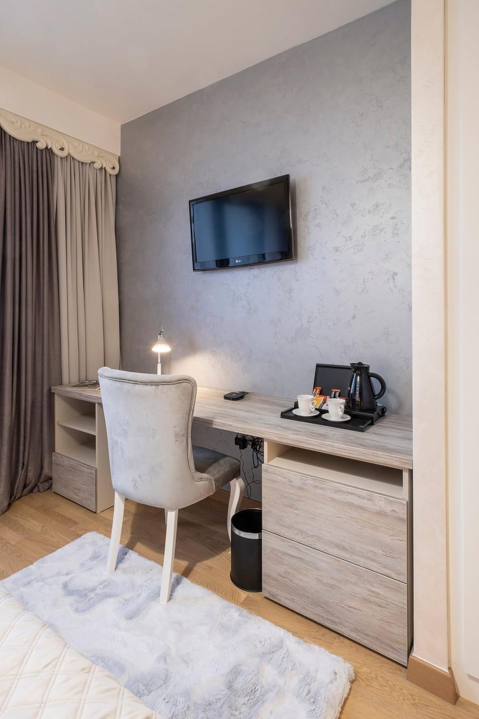 TV and multimedia, Coffee/tea facilities, Seating area, Bedroom, Drinks