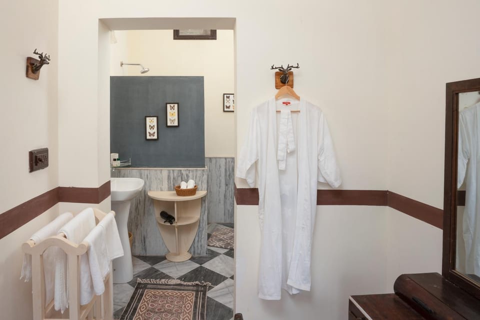 Bathroom, wardrobe