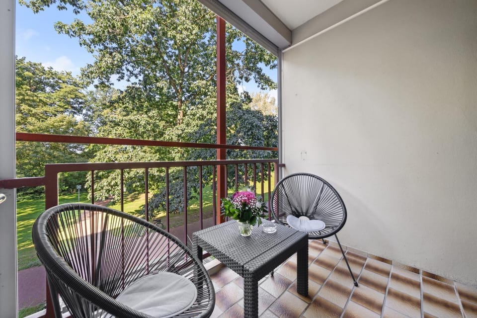 Balcony/Terrace, Garden view