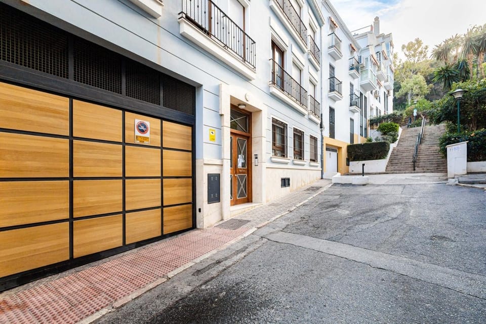 Property building, Street view