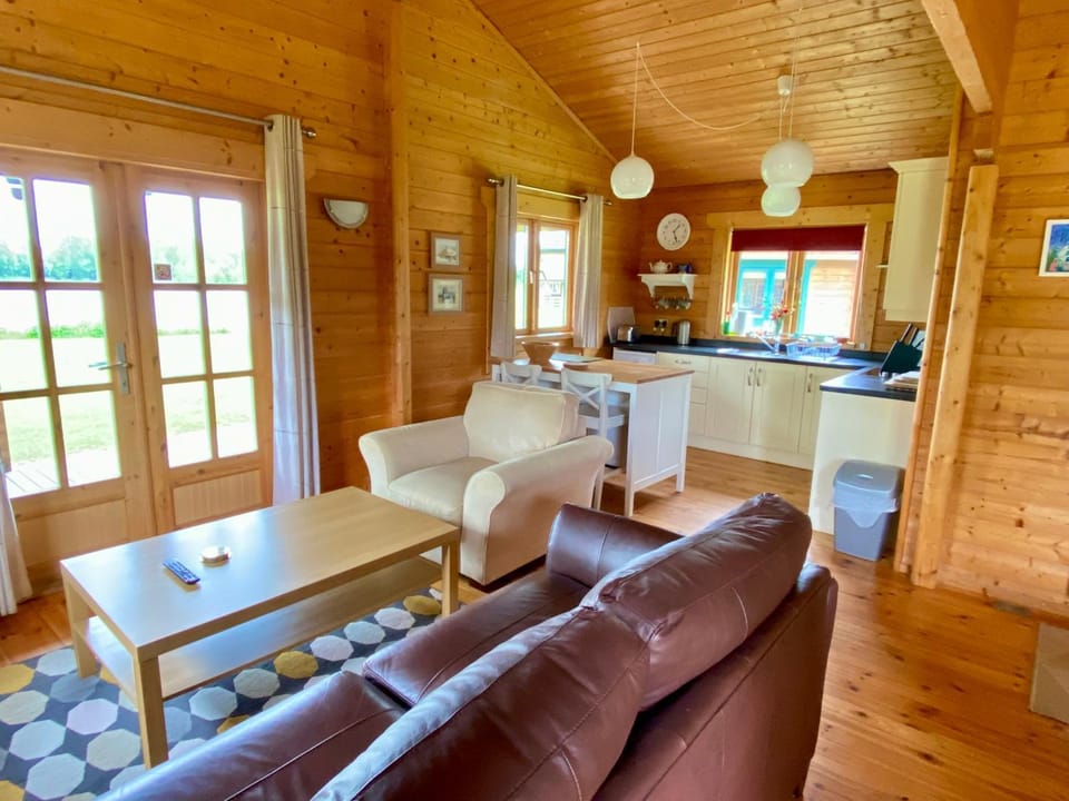 Maple, Lake Pochard 1 Chalet in Cotswold District