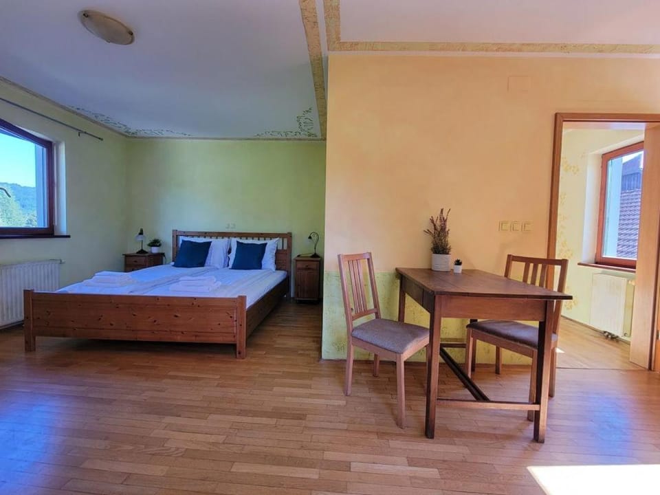 Bed, Photo of the whole room