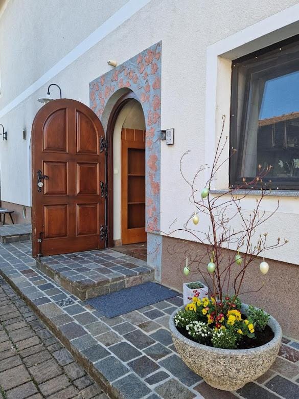 Facade/entrance