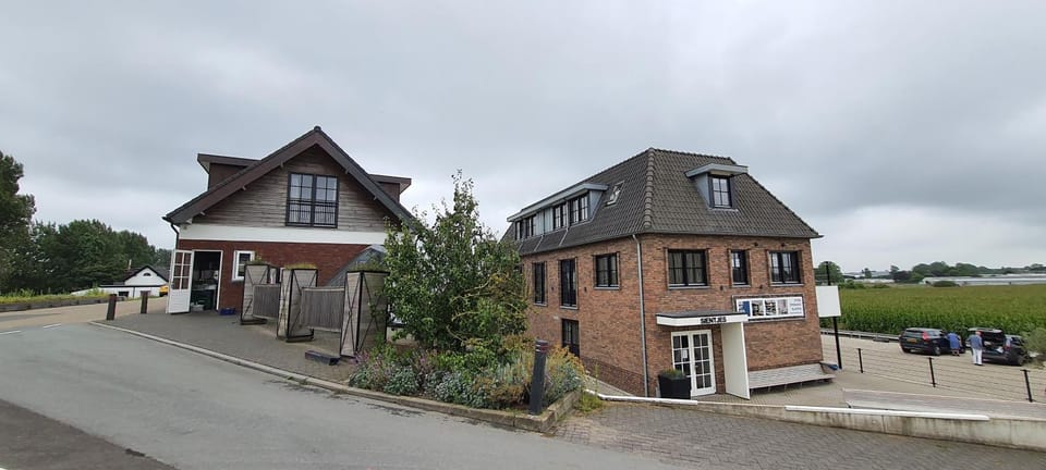 Property building, Day, Street view, Parking