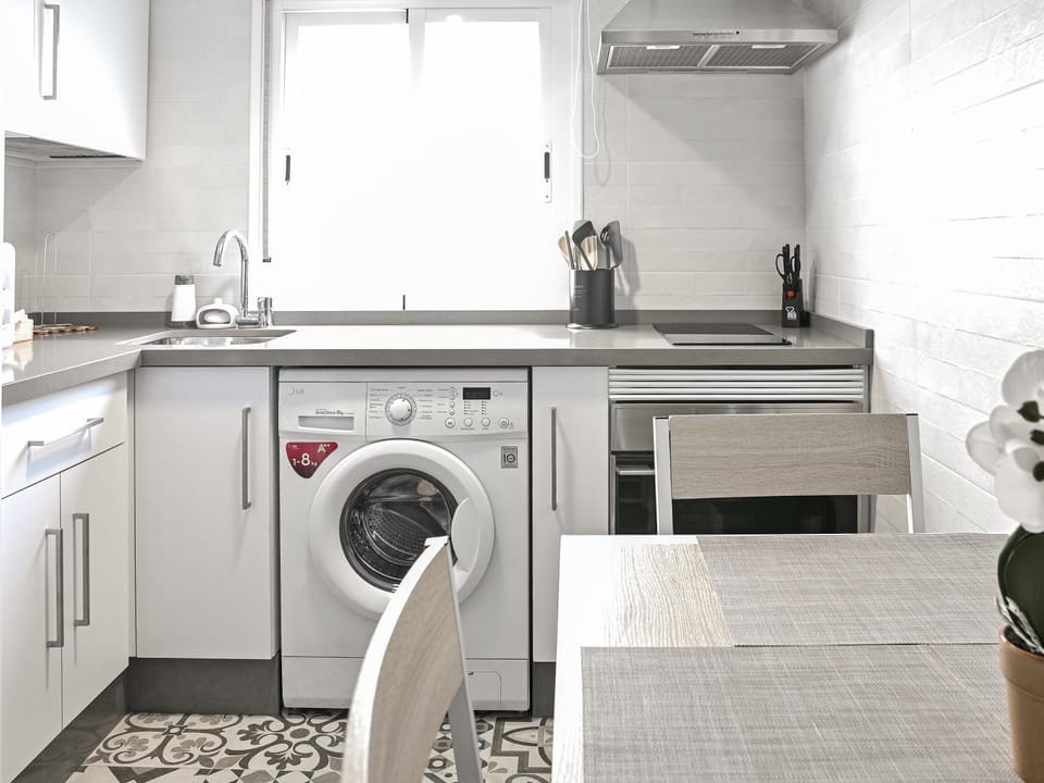 Coffee/tea facilities, Kitchen or kitchenette, Communal kitchen
