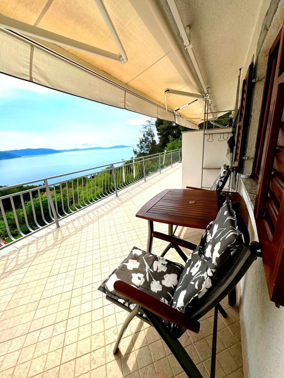 Property building, Sea view